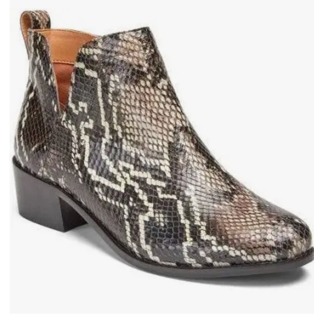 New Vionic Clara Boa Snakeskin Pattern Ankle Boot… - image 1